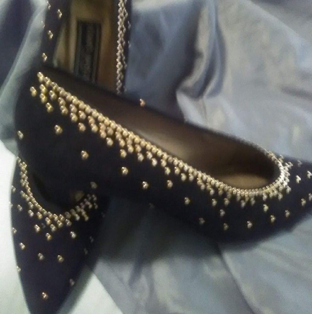 Shoes - Picture 4 of 6